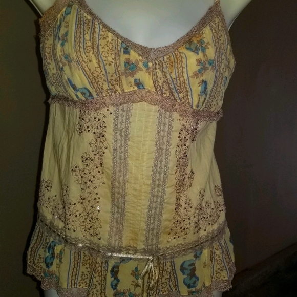 Angie beautiful sequence top - Picture 1 of 3